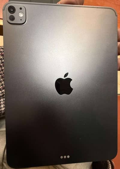 Apple iPad Pro 11-inch (M4 Chip) 256GB Wi-Fi - Like New Condition