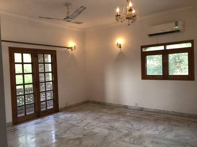 1 Kanal Upper Portion with Separate Gate in DHA Phase 5 At Prime Location