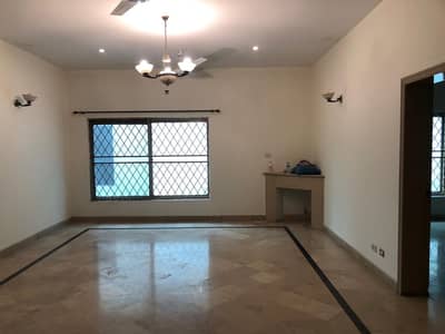 1 Kanal Upper Portion in DHA Phase 4 Near Commercial Market