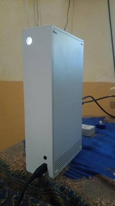 Xbox series s 1 month used negotiable