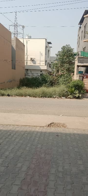 10 Marla Plot For Sale