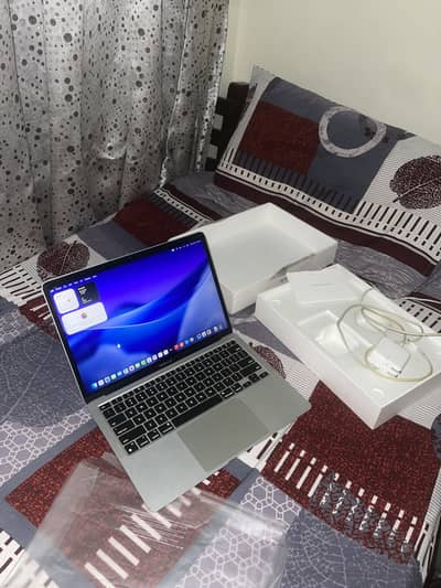 Apple macbook air m1 chip 2020 full box