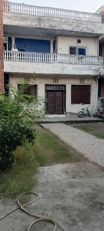 11 Marla Triple Story House For Sale.