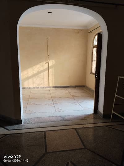 10 Marla upper portion in Iqbal town