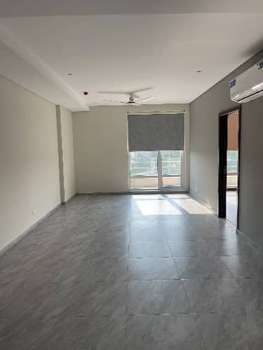 Dha Raya 1 Bed Apartment Gym Pool