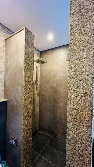 Defence Raya Kanal Almost New Golf View With Basement