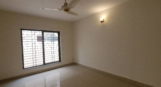 15 Marla House Available In Askari 10 - Sector S For sale