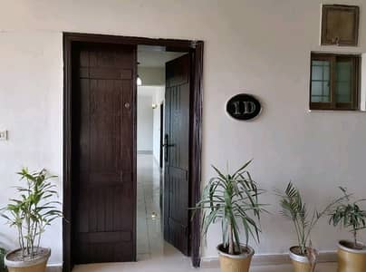 12 Marla Flat For sale In The Perfect Location Of Askari 11