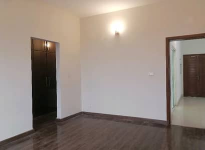 House Of 10 Marla Available In Askari 11