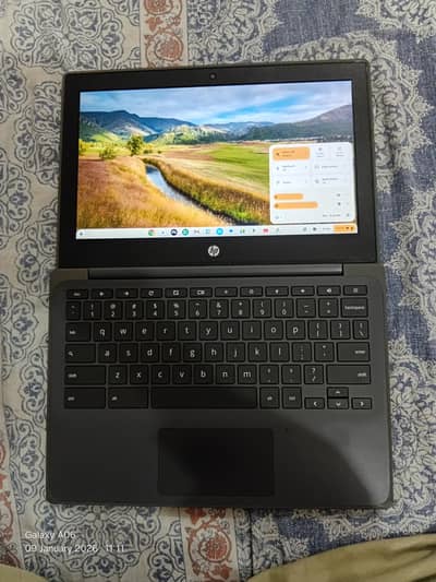 HP CHROME BOOK LAPTOP 10/10 COND 4GB 32GB TOUCH SCREEN 7 HOURS BATTERY