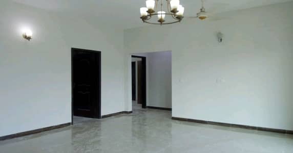 10 Marla Flat Up For sale In Askari 11