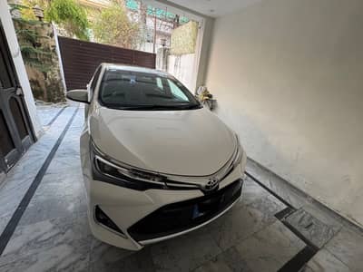 Toyota Grande 1.8 black interior