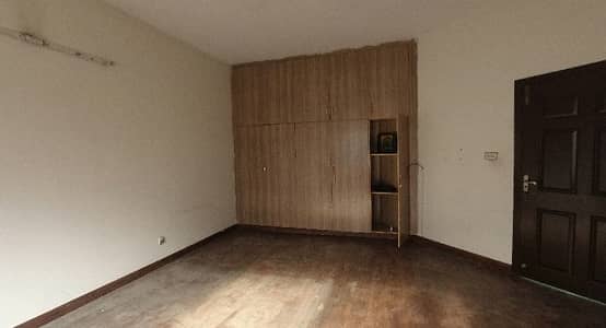 15 Marla House In Lahore Is Available For Rent