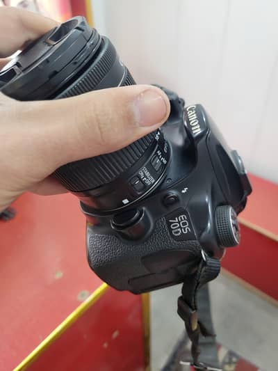 canon 70d  battery . 2