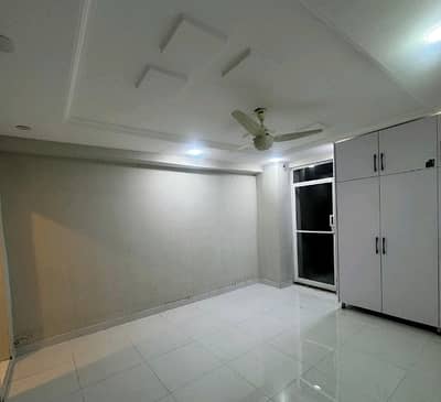 E-11 Flat Sized 900 Square Feet Is Available