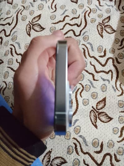 iphone 13 pro white color condition 10 by 10