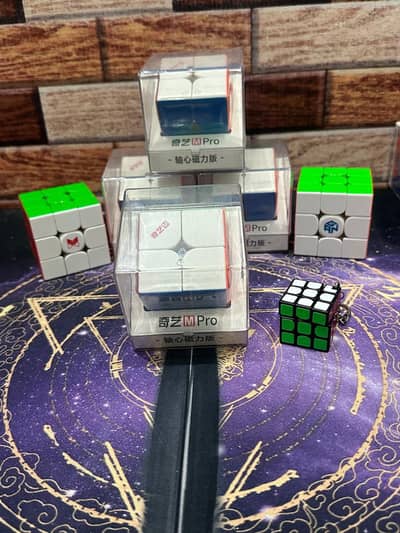 qiyi m pro ballcore dual adjustment 2x2 with a free mini cube