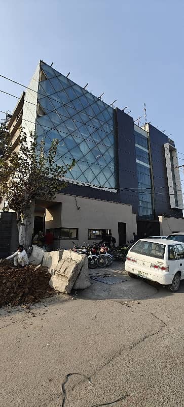 1 KANAL BASEMENT PARKING PLUS 3 FLOORS BRAND NEW BUILDING FOR RENT