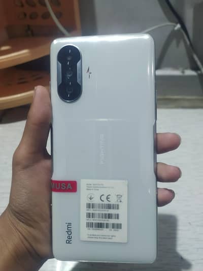 Redmi k40 bilkul new condition koi BHI masla ni 3 mounth us