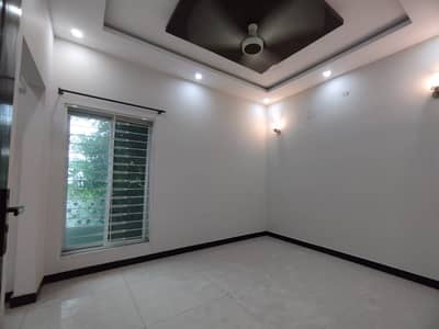 Upper Portion For Rent In Cavalry Extension Beautiful Location Near To St#6 Storeroom.