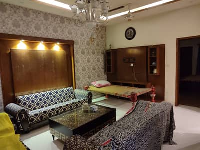 10 MARLA OWNER BUILD HOUSE WITH BIG FRONT IN NASHEMAN IQBAL