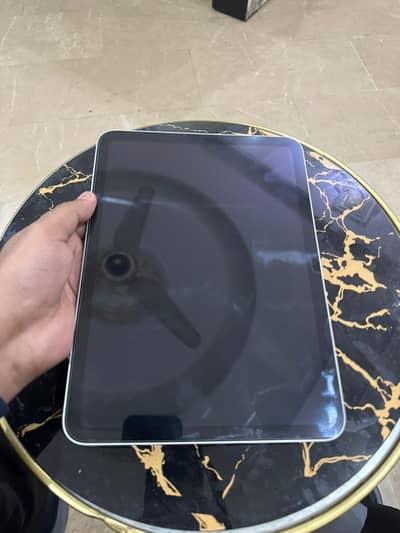 iPad A-16, 11th Gen, 256 GB, 100% BATTERY HEALTH with box and cover.