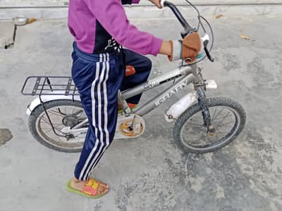 kids one o one condition bicycle. in good condition. low prices