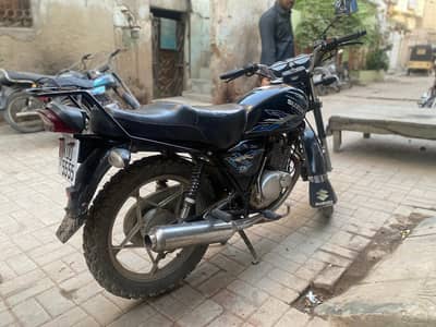 Suzuki GS 150 2021