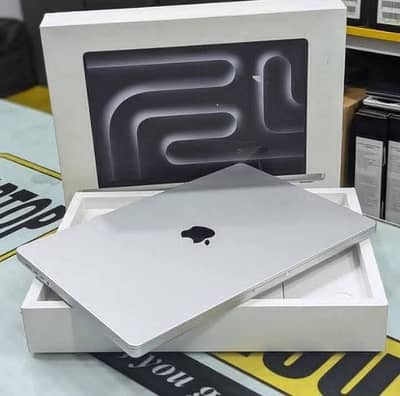 Apple MacBook Pro M2 Max 1TB SSD with full box