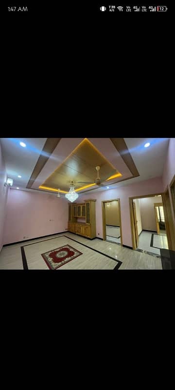 10 Marla house available for rent on prime location in reasonable price