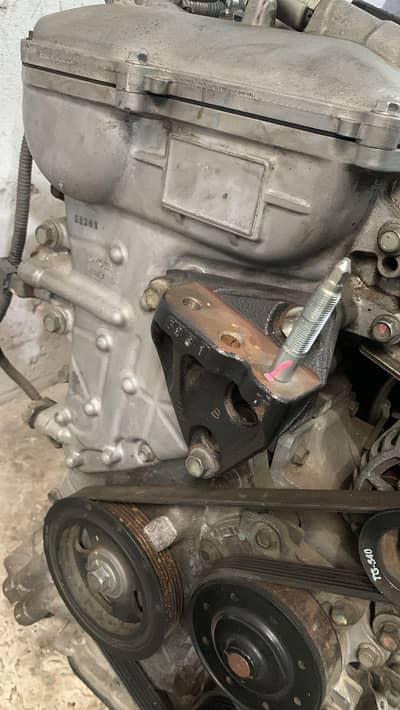 Toyota grande 1.8 2zr complete engine with gear