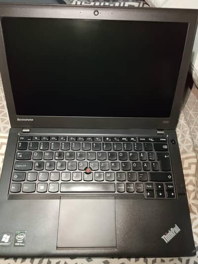 Lenovo Thinkpad pad with charger