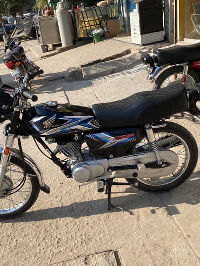 honda 125 black edition