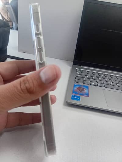 16 Pro Max LLA variant