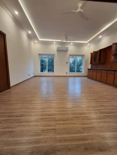 BEAUTIFUL HOUSE AVAILABLE FOR RENT IN F-10 ISLAMABAD