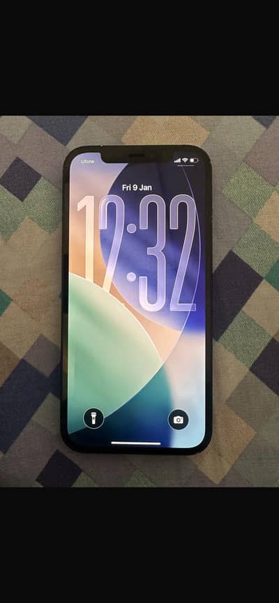 Apple iPhone 12 the condition is good 10/9 the sim was working 2 mount