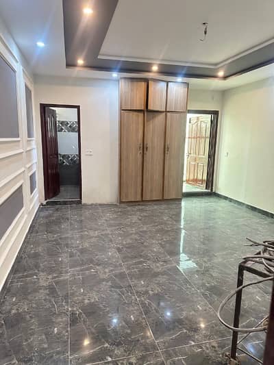 2 Bed Attach Washroom Flat For Bachelors