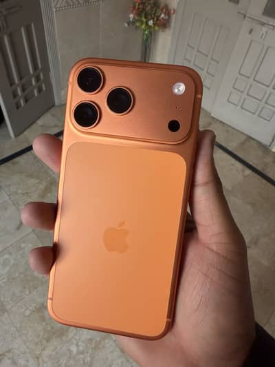 17 pro Max cosmic orange. 390000