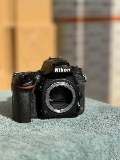 NIKON D750 CAMERA WITH LENSE AND CHARGER AND BATTERY