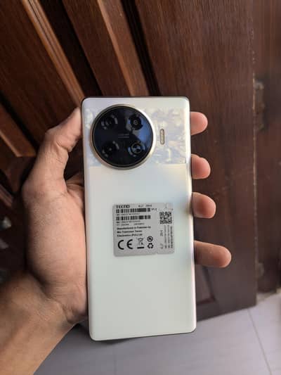 Tecno spark 20 pro plus