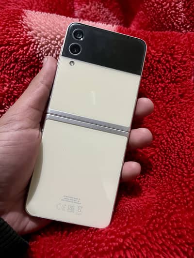 Galaxy Z Flip 3 5G for sale. 8GB RAM | 128GB Storage | 5G Supported
