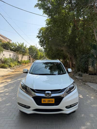 HONDA VEZEL 2014/2017 PEARL WHITE Z PACKAGE EXCELLENT CONDITION