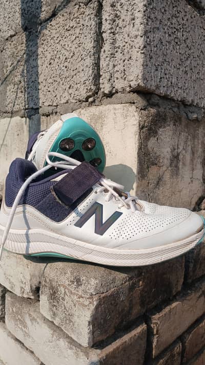 NB Bowling Spikes