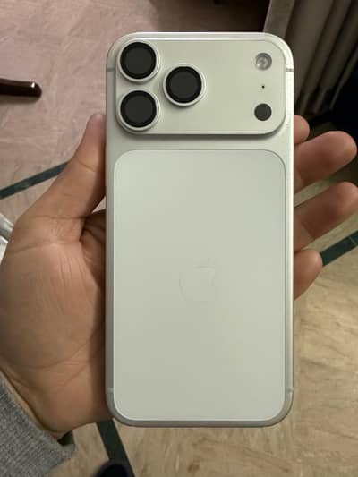 iPhone 17 Pro Max – 256GB – Silver – Dual eSIM – Excellent Condition