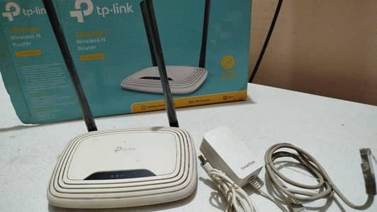 TP-Link Wireless N 300Mbps Router – Full Set – Excellent Condition