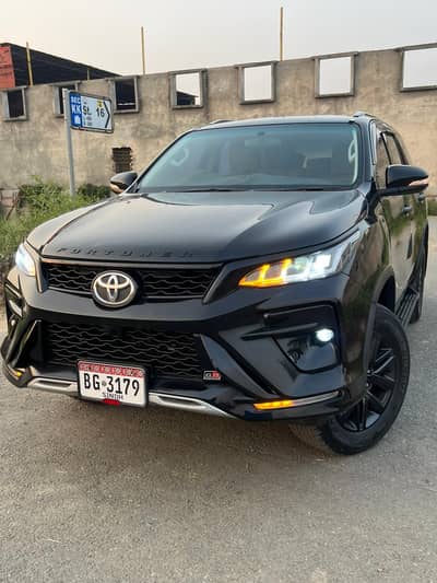 Toyota Fortuner Top Condition | Luxury SUV | Neat & CleanToyota Fortun