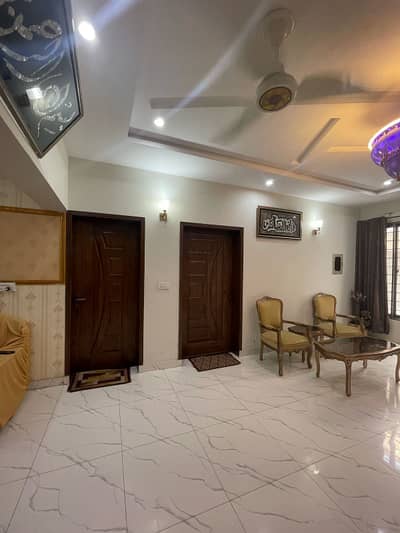 10 Marla Beautiful Double Storey House For Sale.