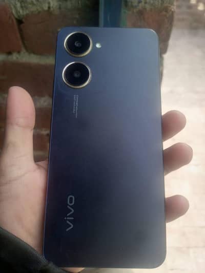 vivo y03 mobile (4+5,64 memory)