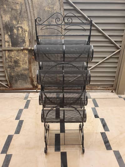 CLOTHES HANGING STAND