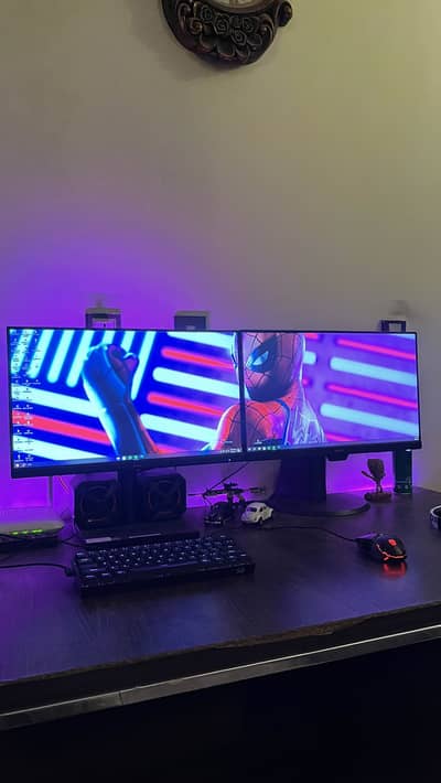Dual Monitors Setup